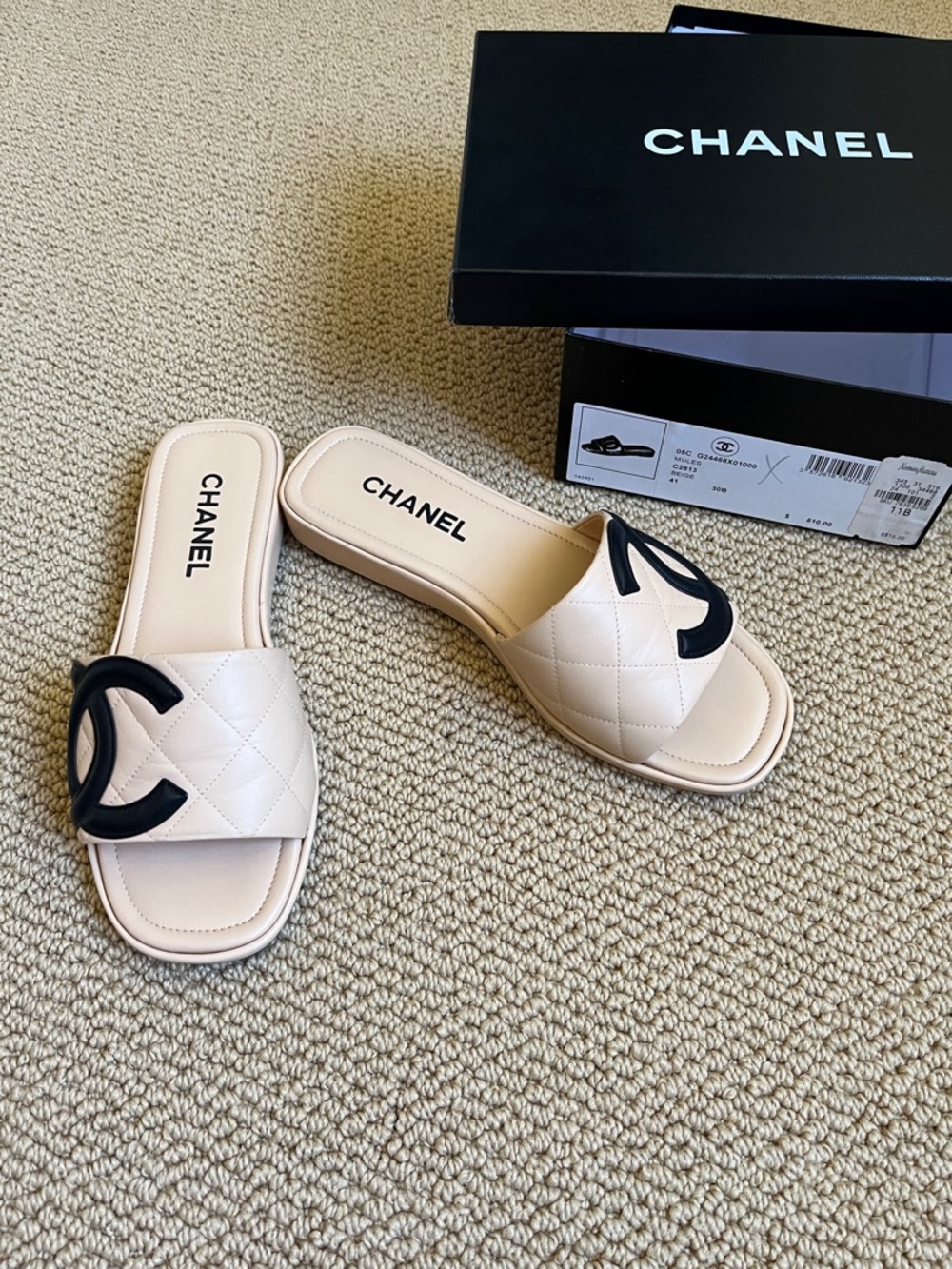 CHANEL White and Black Quilted Leather Slide Mules - Picture 2 of 11